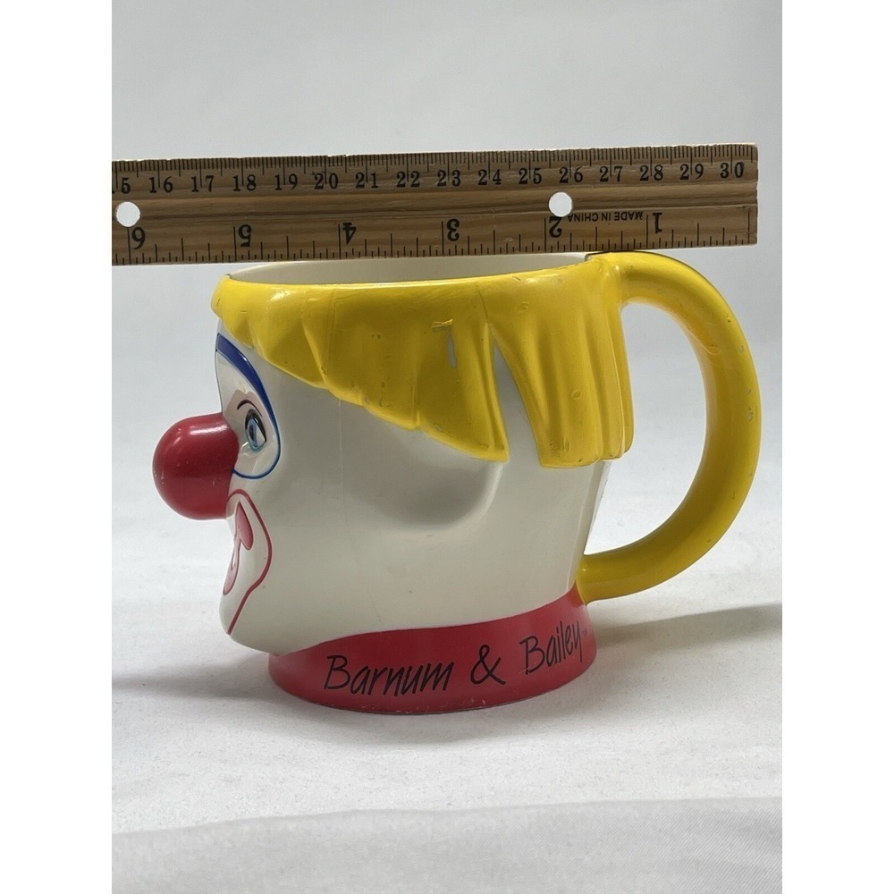 Vintage Ringling Bros and Barnum & Bailey Circus White CLOWN Plastic Mug Cup - Picture 9 of 9